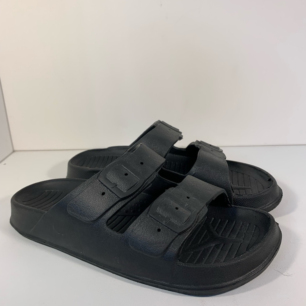 Foam sandals